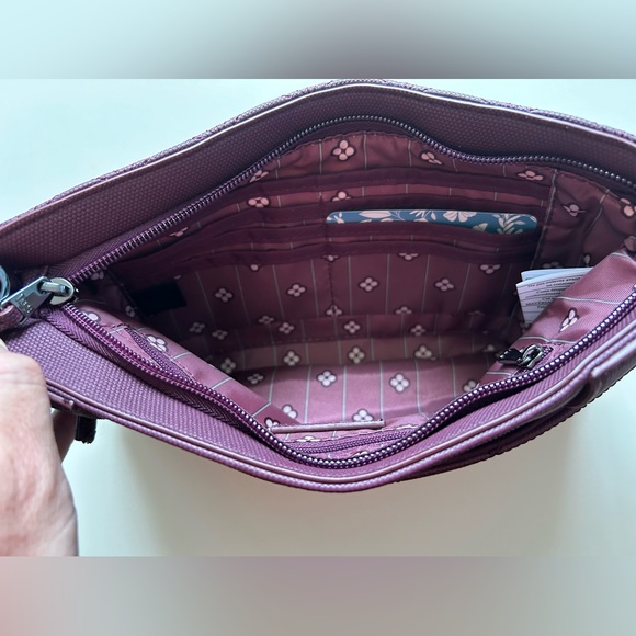 LUG FLYER MATTE LUXE CONVERTIBLE CROSSBODY WINE NWT - Picture 4 of 7